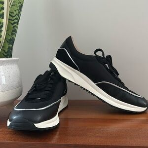 Naturalizer NWOT Sarina Black Runners Athletic Shoes Casual Sz 8M